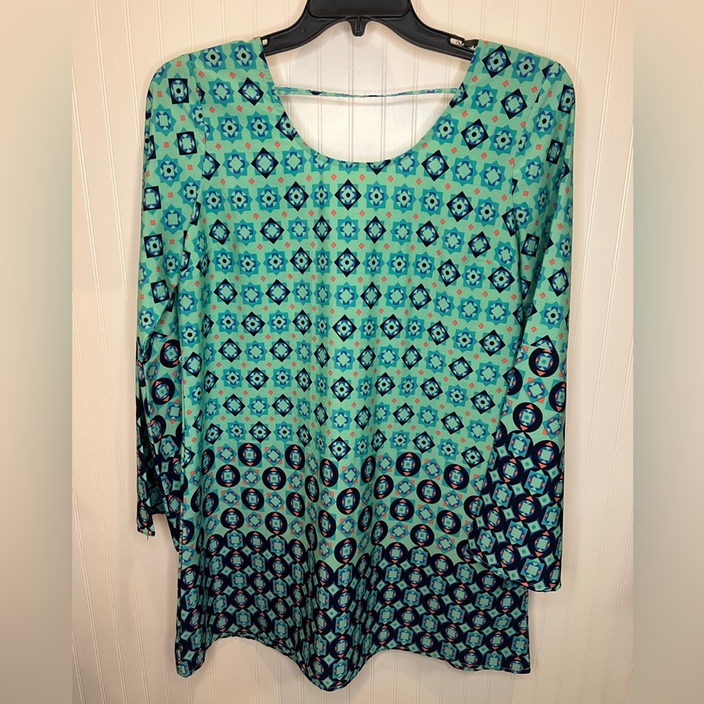 Red Camel Bell Sleeve Tunic Size L